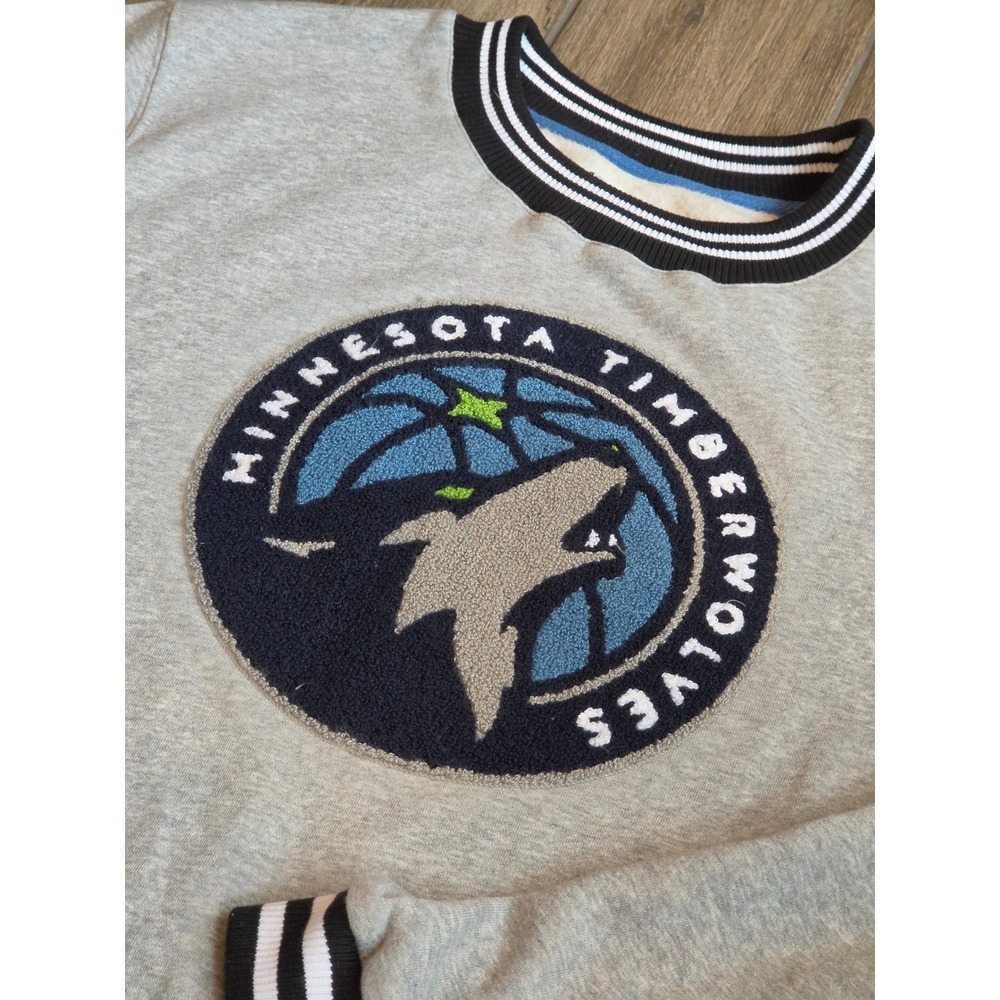 Stadium Essentials Minnesota Timberwolves NBA Chenille Patch Sweatshirt Gray 2XL